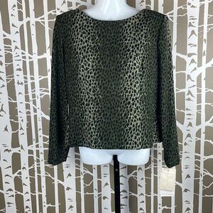 Positive Attitude NEW Olive Green Leopard Print Button Back Top sz 14